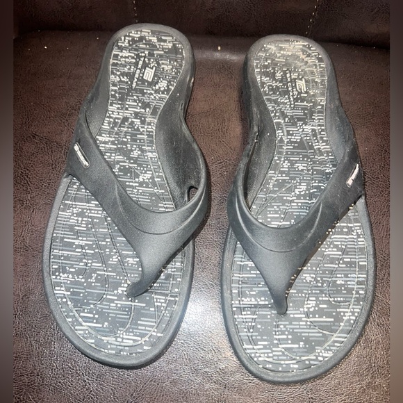 Tekgear rubber slippers - Picture 1 of 5